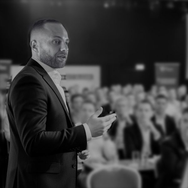 Jeffrey van den Bosch geeft een training voor ondernemers
